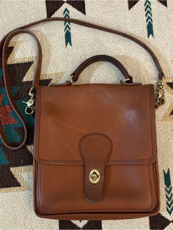 Coach Handbags - Coach Vintage Tan Leather Station Bag 1980’s Brass Hardware 0406-328
